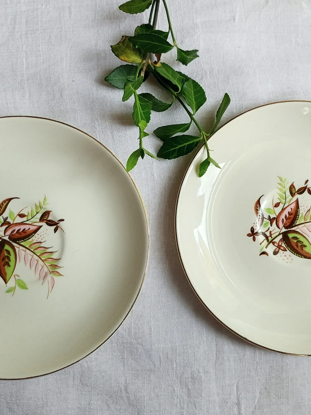 ✨ MID-CENTURY DECOR ✨ x 2 Cream Saucers w Atomic MCM Design, Eclectic Home